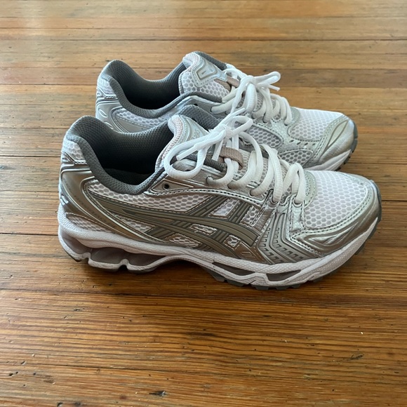 ASICS Gel Kayano 14 - Picture 2 of 11